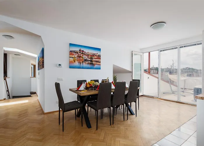 Royal Skyline Penthouse Praga